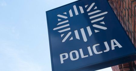 Zakrwawiony mężczyzna wparował na komisariat. Błagał o pomoc