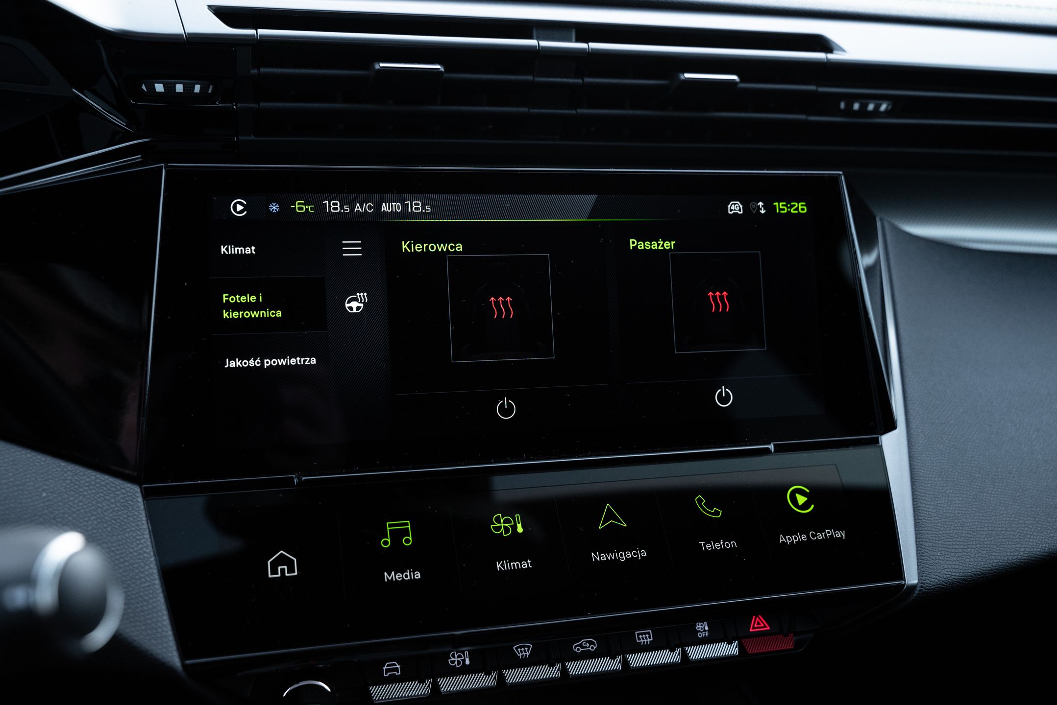 Peugeot 408 Hybrid 145