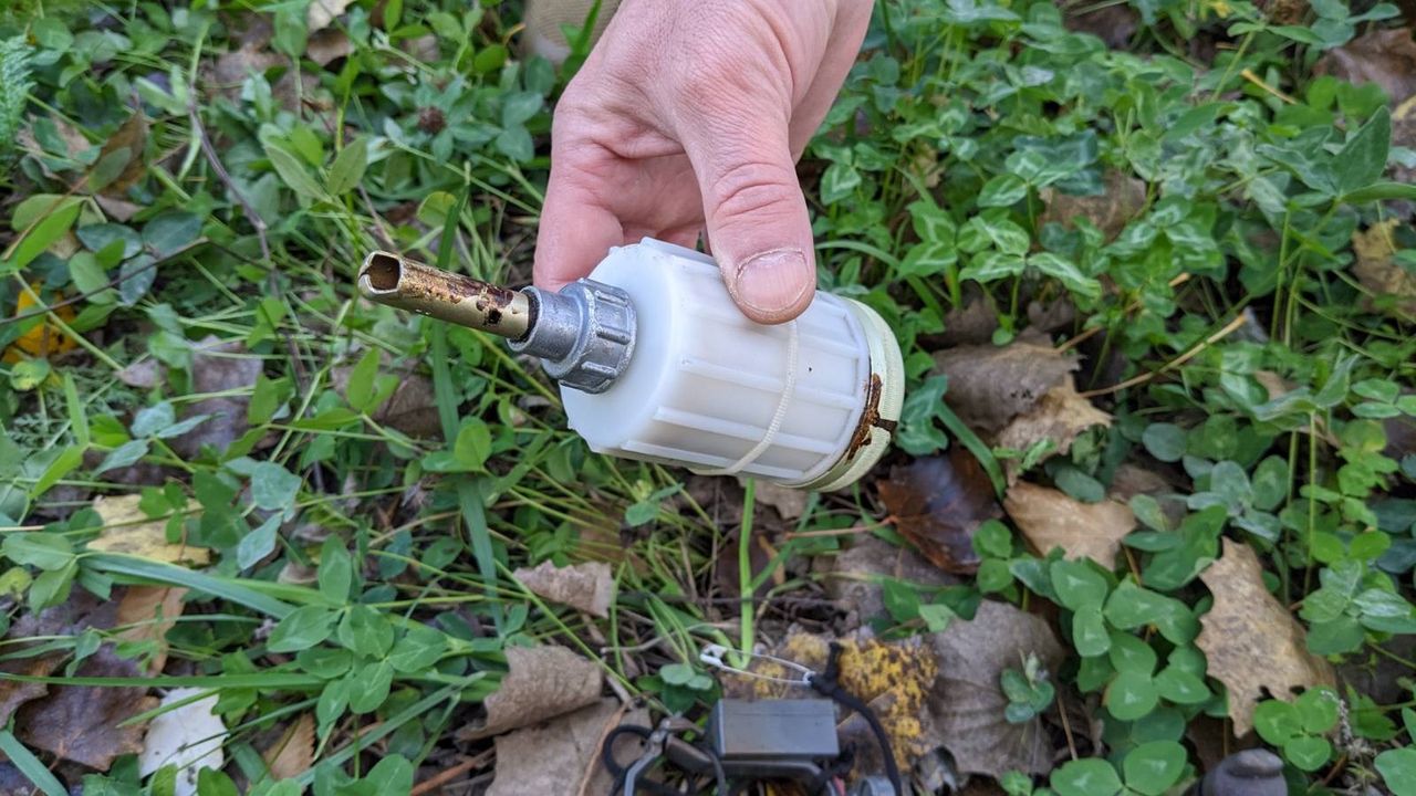 Rosyjski dron z granatem K-51. Broń chemiczna na wojnie w Ukrainie