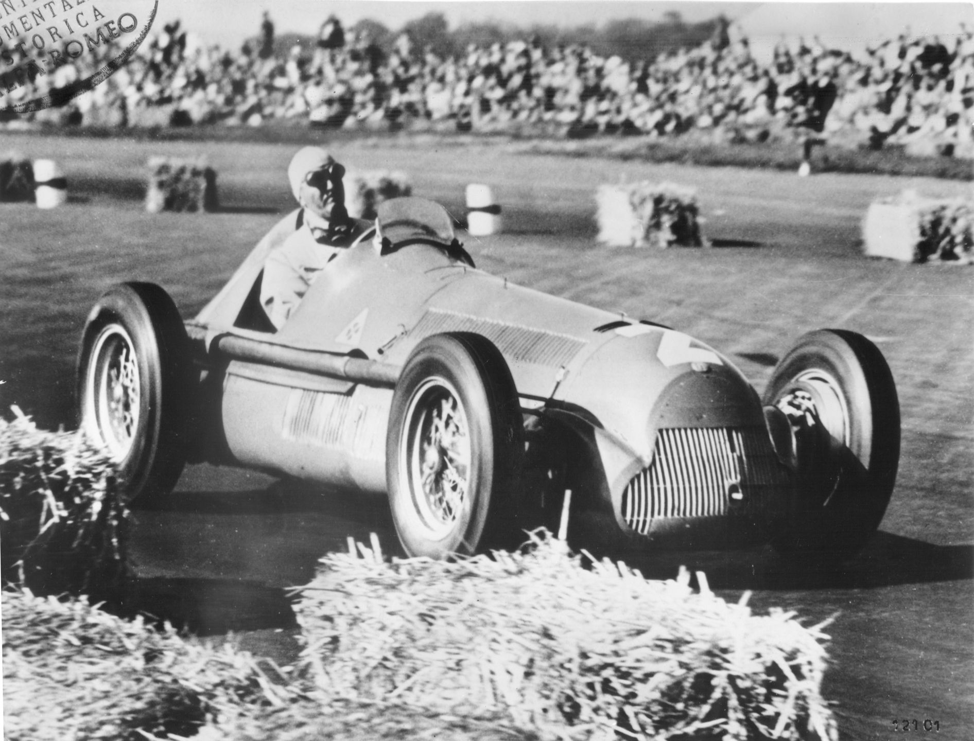 Jeden ze słynniejszych bolidów Grand Prix z doładowaniem - Alfa Romeo 158 z 1,5 litrowym silnikiem.