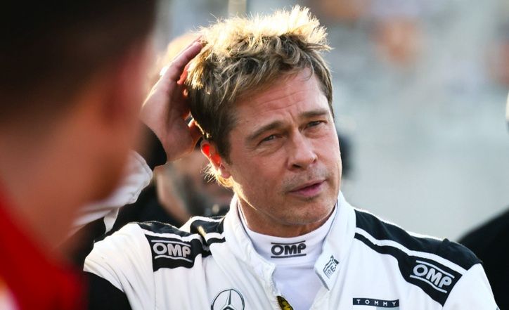 Brad Pitt zaskakuje nową fryzurą