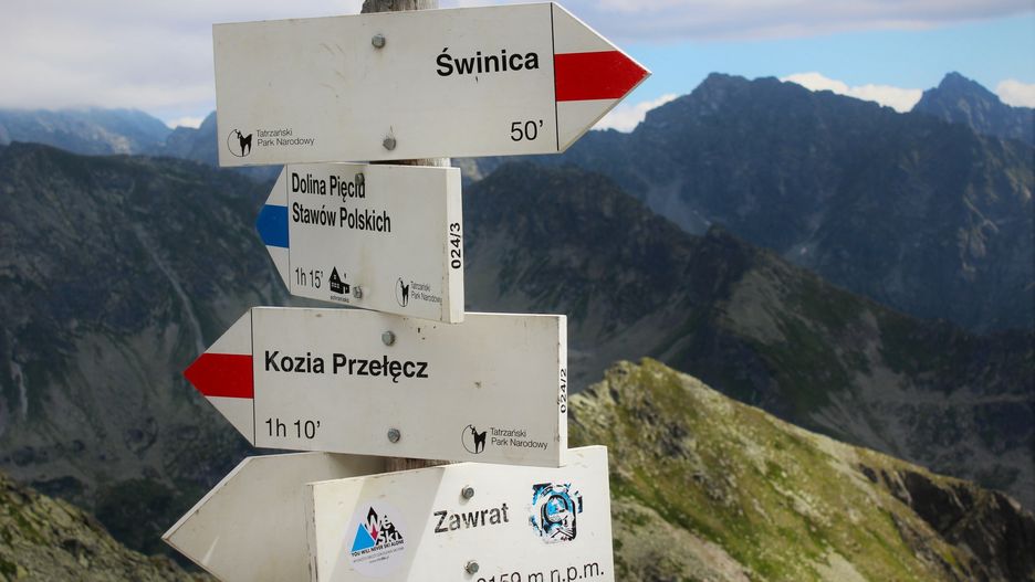 Zawrat to przełęcz na wysokości 2159 m 