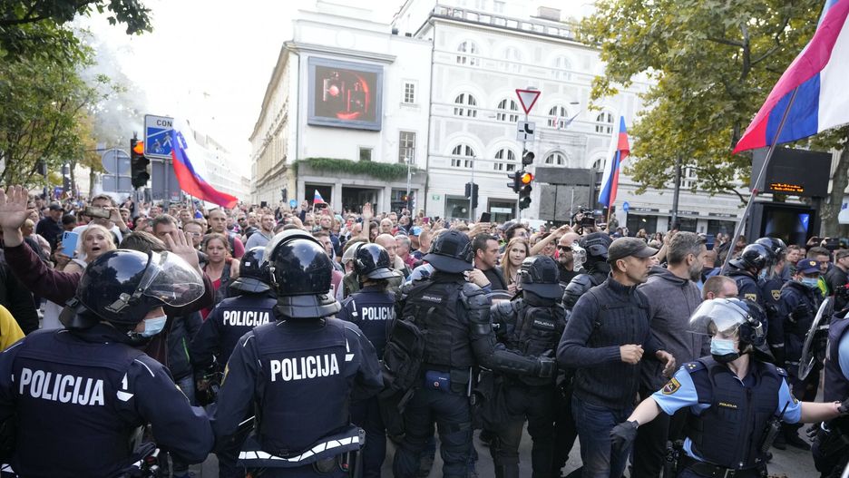 Słowenia. Strajk w Lublanie przeciwko restrykcjom COVID-19 
