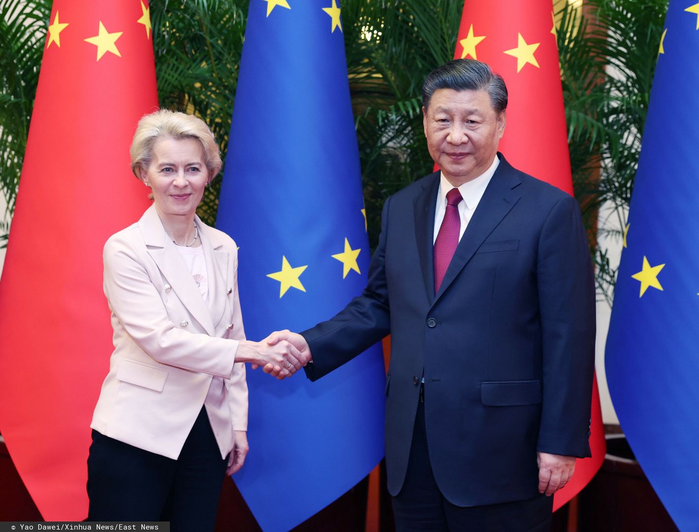 Emmanuel Macron i Ursula von der Leyen w Chinach
(230406) -- BEIJING, April 6, 2023 (Xinhua) -- Chinese President Xi Jinping meets with European Commission President Ursula von der Leyen at the Great Hall of the People in Beijing, capital of China, April 6, 2023. (Xinhua/Yao Dawei)
Yao Dawei