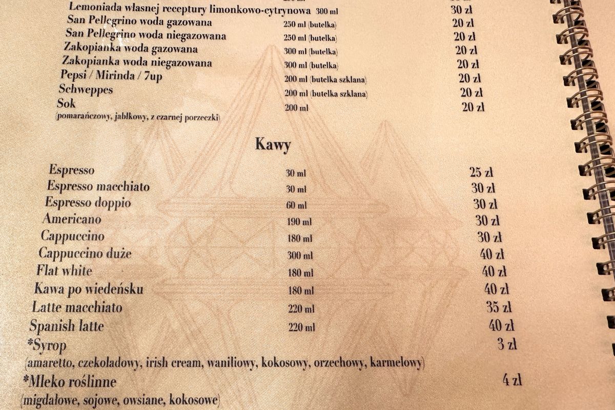 W menu kawa za 30-40 złotych, woda lub sok po 20 złotych