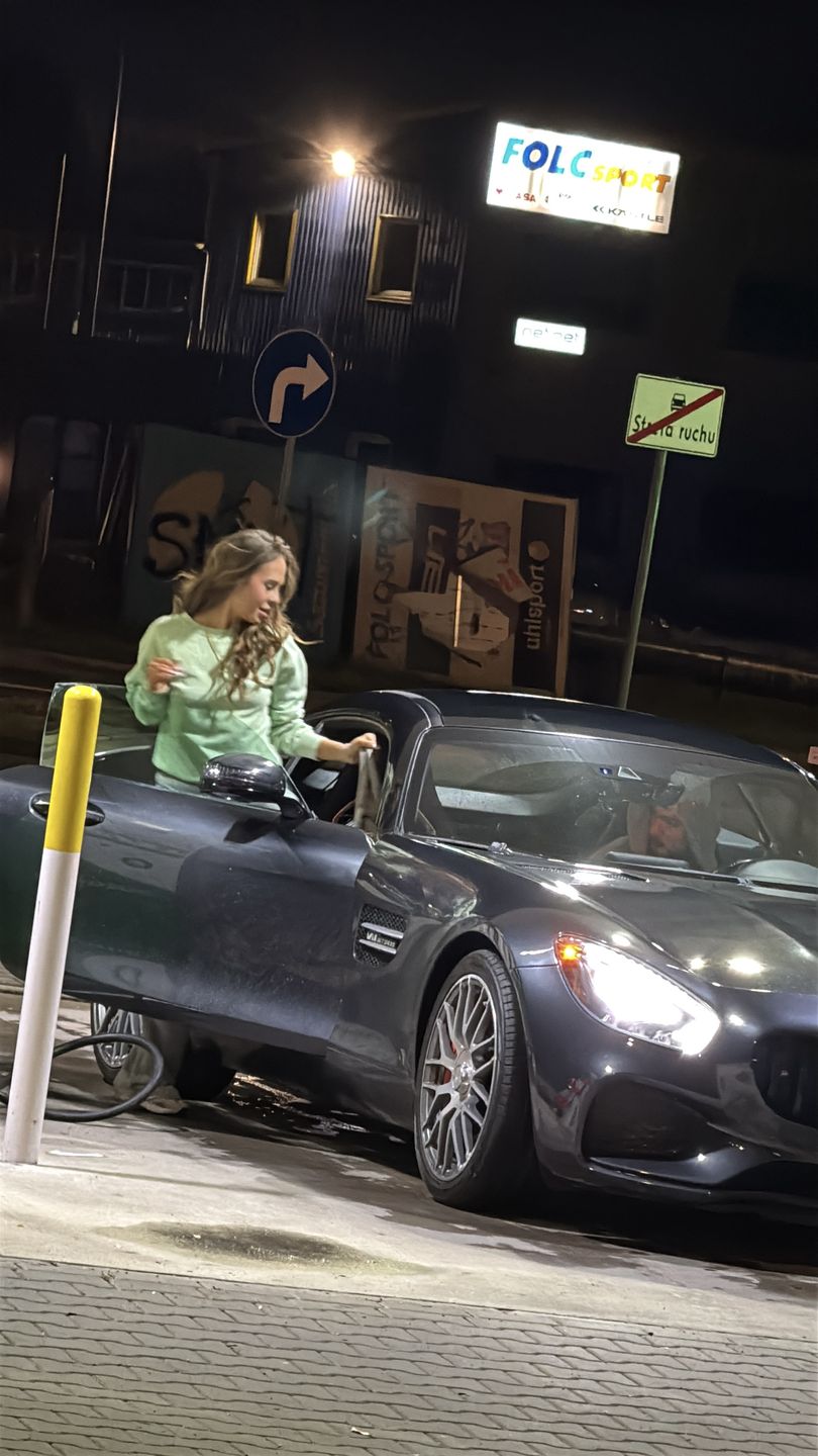 Blanka i Malik Montana "przyłapani" na stacji paliw