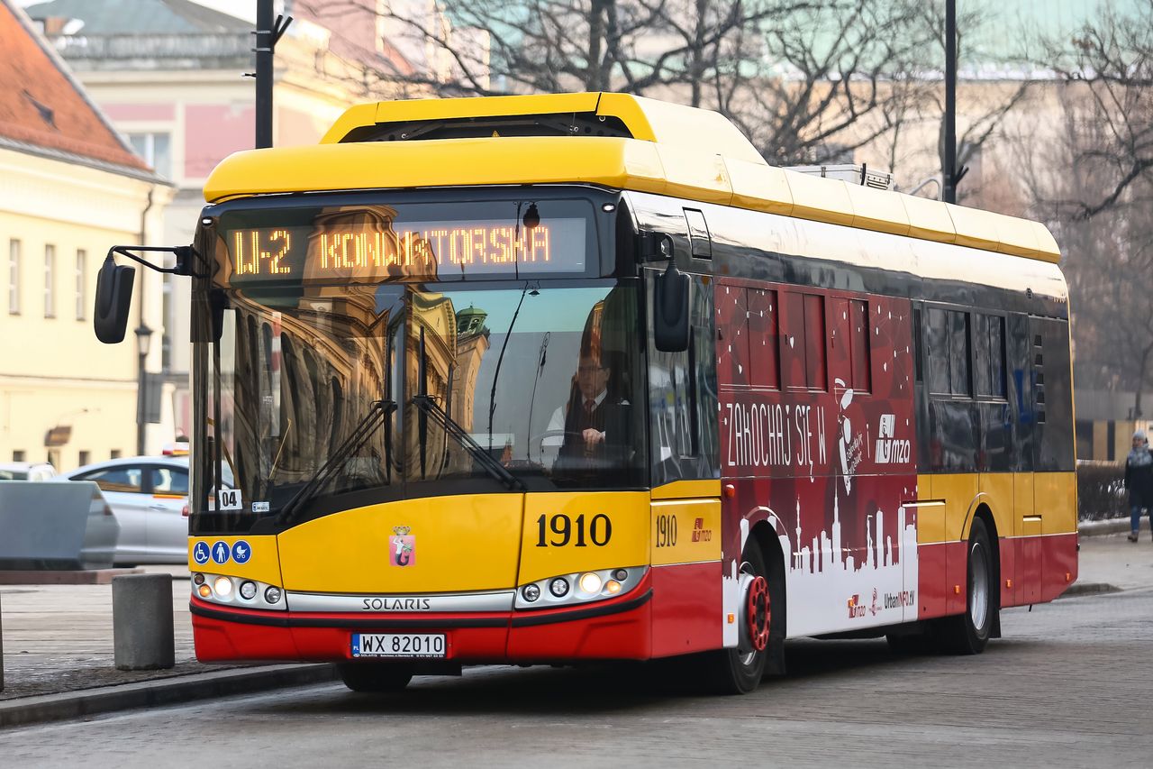 Jeździsz autobusem po Warszawie? Przez internet możesz "zawiesić" długoterminowy bilet