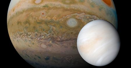 Sierpniowa noc meteorów zdominowana przez Księżyc. Będzie jednak inna atrakcja