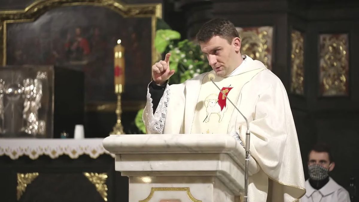 Ks. Teodor Sawielewicz zabrał głos w sprawie wspólnego mieszkani