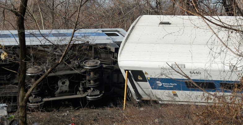 Przyczyną katastrofy pociągu w USA była nadmierna prędkość