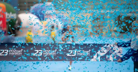 Zwycięzcy 23. Poznań Maratonu! Biegacze z Afryki narzucili tempo w trudnych warunkach