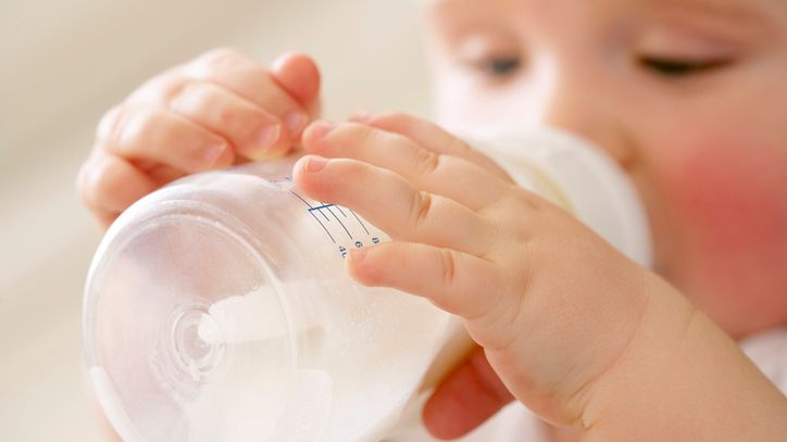 Niemowlęta są bardziej narażone na wchłanianie mikroplastiku niż dorośli. Zaskakujące wyniki badań