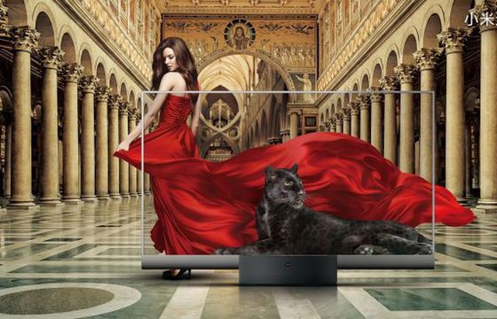 Xiaomi wprowadza pierwszy przezroczysty telewizor. 55 cali ekranu w cenie 27 tys. zł (wideo)