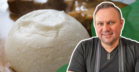 Strzelczyk robi kluski na parze inaczej. Zamienił jeden składnik i są jeszcze lepsze