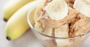 Takie są skutki uboczne jedzenia bananów. Na co szkodzą banany?