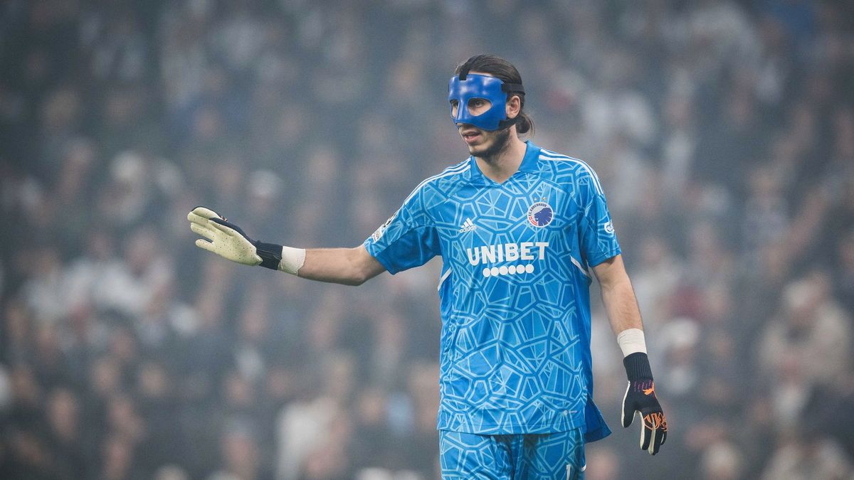 Getty Images /  Marvin Ibo Guengoer/GES Sportfoto / Na zdjęciu: Kamil Grabara