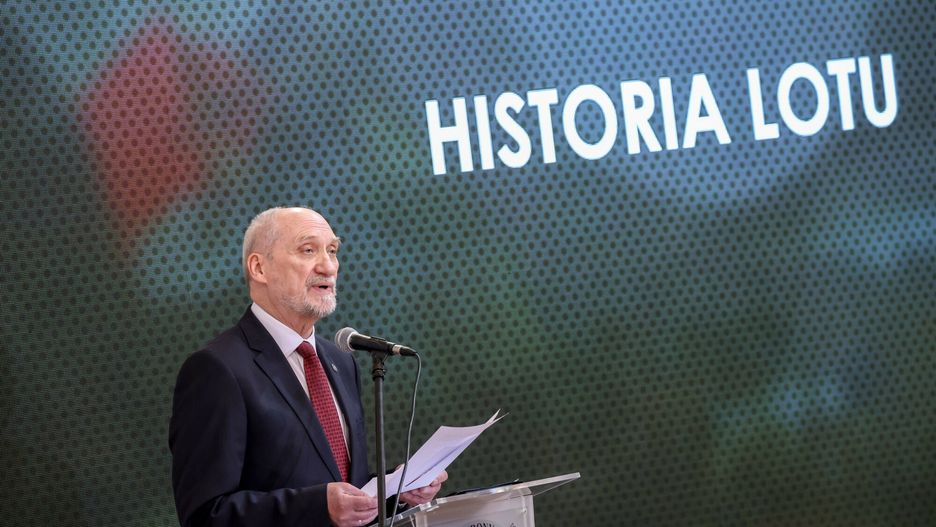 Antoni Macierewicz podczas prezentacji raportu podkomisji smoleńskiej