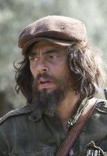 Benicio Del Toro porwie dziewczynę dilerów