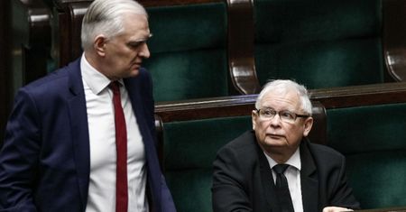 Makowski: "Gdzie dwóch się bije, tam Porozumienie korzysta" [OPINIA]