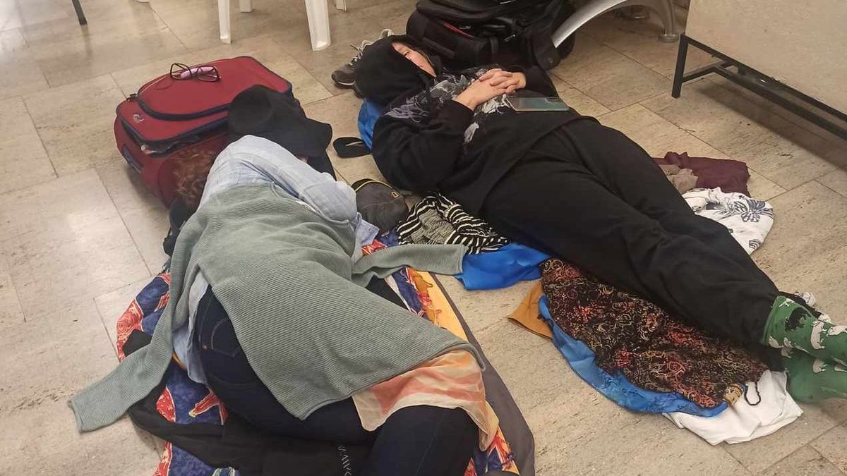 Polacy koczują na lotnisku Ben Guriona 