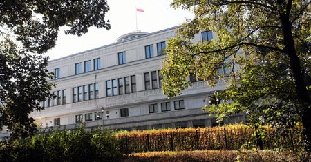 Senat. Hotelowe luksusy? Przetarg na nocleg dla senatorów