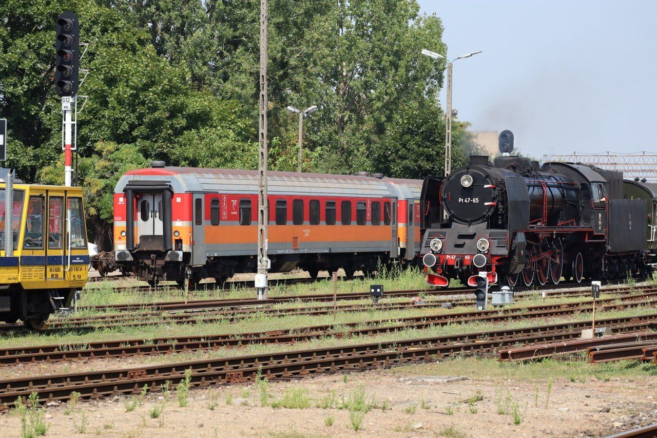 Dominicki ekspres, czyli pociąg retro zawitał na dworzec kolejowy w Lesznie