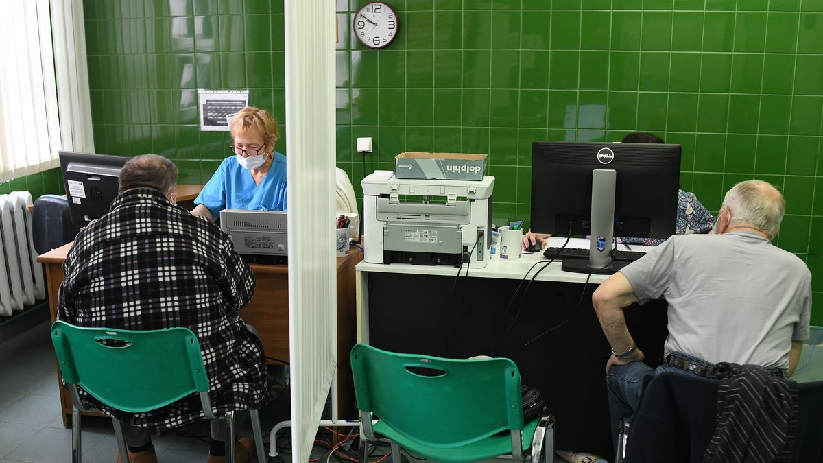 Wkrótce wszyscy pełnoletni Polacy będą mogli przyjąć trzecią dawkę szczepionki