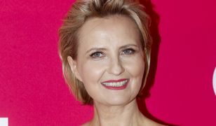 Aktorka pozuje topless. Tak promuje nowy serial