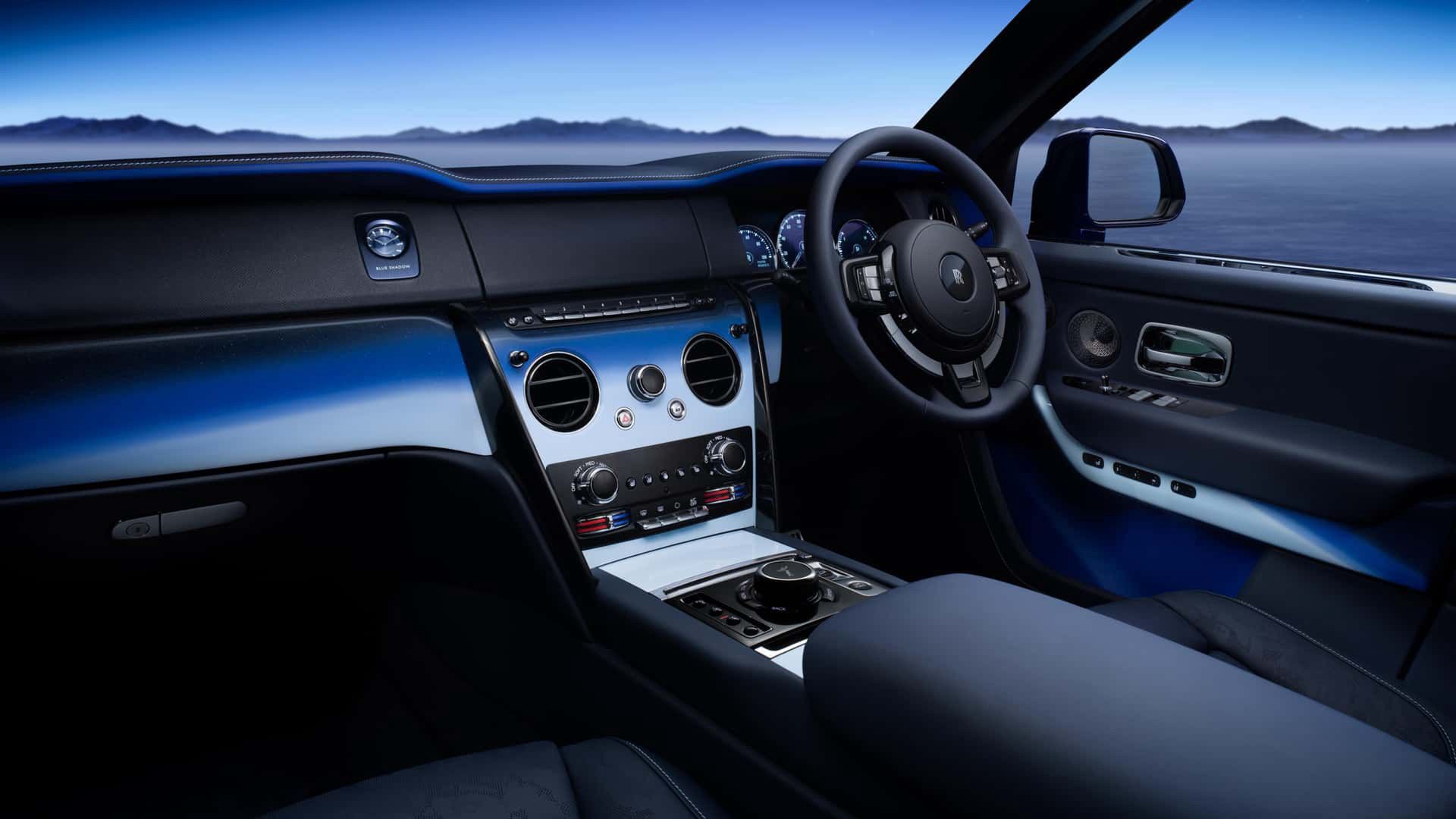 Rolls-Royce Cullinan Black Badge Blue Shadow