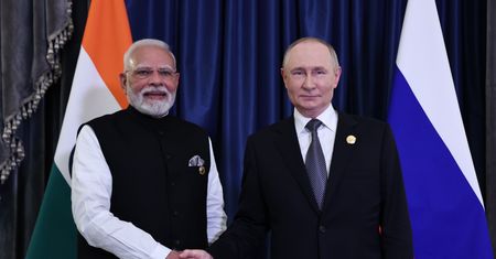 "Ramię w ramię". Premier Indii wspiera Putina "w trudnych czasach"