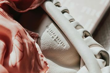 Fenomen Bottega Veneta: Gdzie włoskie rzemiosło spotyka się z przyszłością