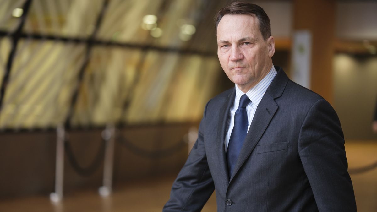 Szef MSZ Radosław Sikorski