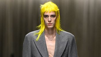 21-letni Polak znów podbija zagraniczny świat mody! Tym razem zaprezentował się na pokazie Diora w Paryżu (FOTO)