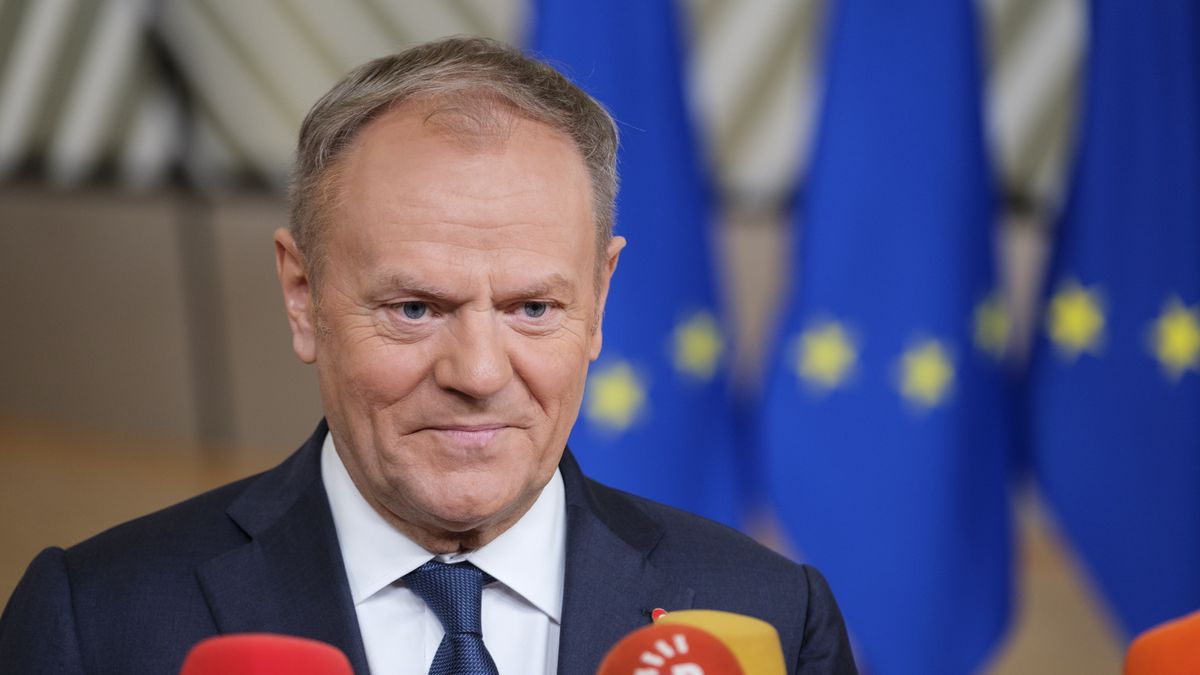 BRUSSELS, BELGIUM - DECEMBER 18: Polish Prime Minister Donald Tusk talks to media prior the start of an EU Summit in the Europa building, the EU Council headquarter on December 18, 2025 in Brussels, Belgium. Today's EU Summit will focus on Ukraine aid, the next multiannual budget and enlargement, while the EU-Mercosur trade talks remain stalled as Italy and France say a signing is premature and the EU has only secured provisional safeguards on farmproduct imports.  (Photo by Thierry Monasse/Getty Images)