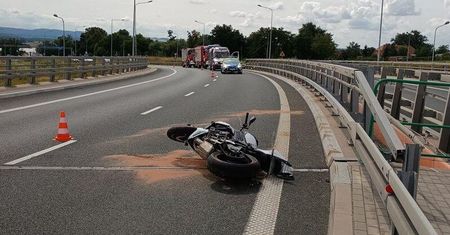 Tragedia na węźle autostrady A4 i drogi S3. Nie żyje motocyklista