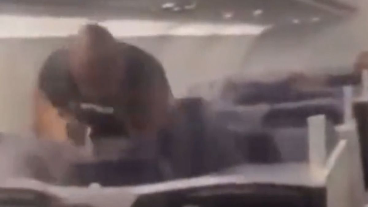 Mike Tyson uderzył pasażera samolotu 
