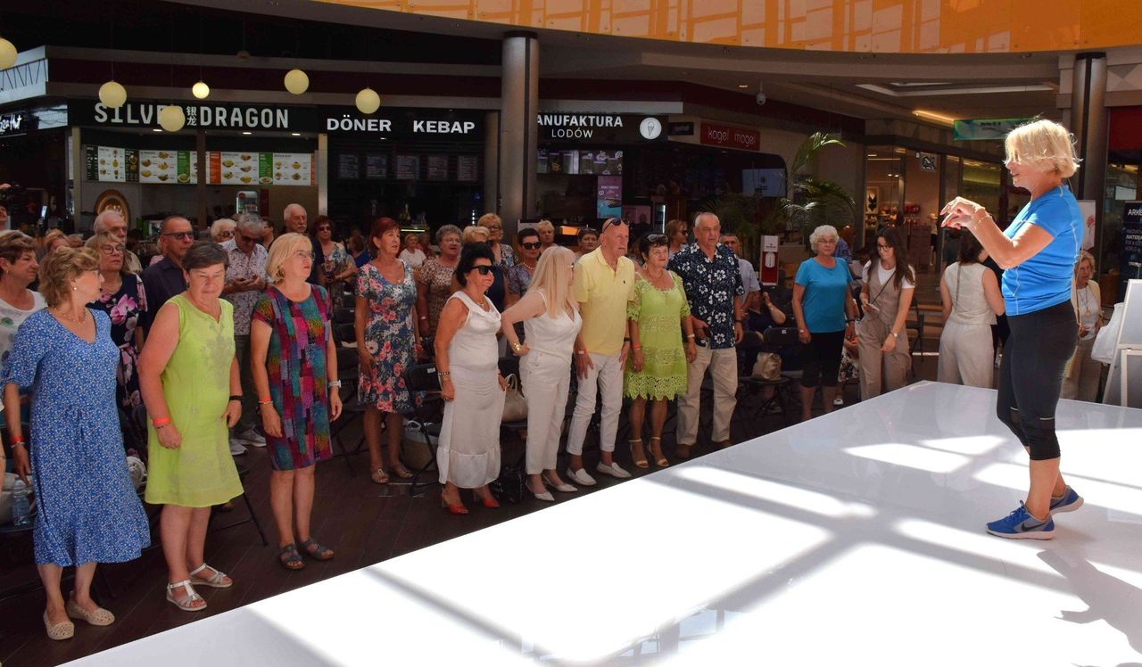 Inowrocław: Seniorzy bawili się na imprezie "Niech żyje bal"