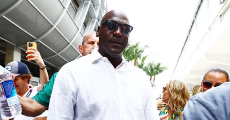 Co za gest. Michael Jordan nagle rzucił 10 mln dolarów!