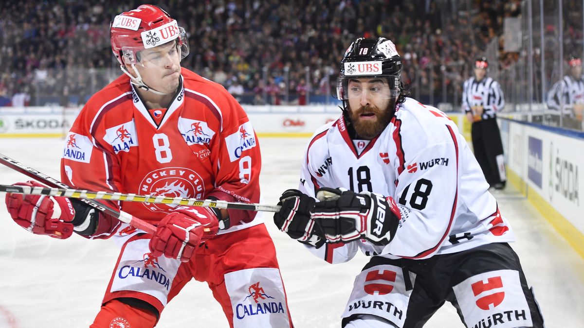 PAP/EPA / GIAN EHRENZELLER / Na zdjęciu: Aron Chmielewski (z lewej)