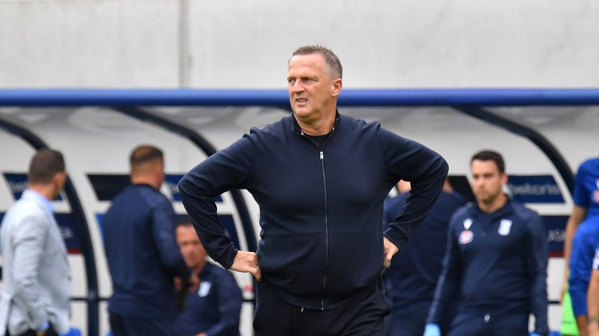 PAP / Marcin Bielecki / Na zdjęciu: trener John van den Brom