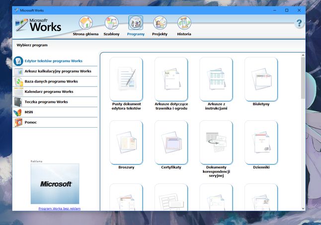 Pakiet Works, oraz dawne tańsze wersje pakietu Office, nie zawierały PowerPointa. Był on uznany za narzędzie dla profesjonalistów, choć efekty często na to nie wskazywały