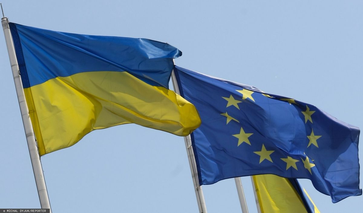 Flaga Ukrainy oraz Unii Europejskiej 
