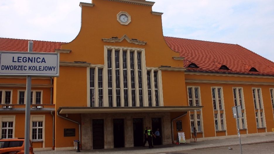 Dworzec kolejowy w Legnicy (Wojciech Obremski lca.pl)