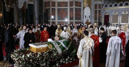 Wierni z Serbii i Czarnogóry pożegnali hierarchów kościoła prawosławnego. Setki nowych zakażeń