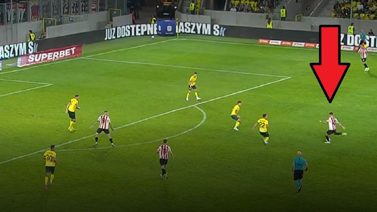 Twitter / Screen / Canal+Sport / Na zdjęciu: Mateusz Klich popisał się fantastyczną asystą w meczu z GKS-em