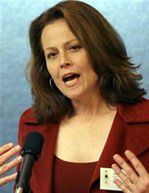 Sigourney Weaver manipuluje Timem Allenem