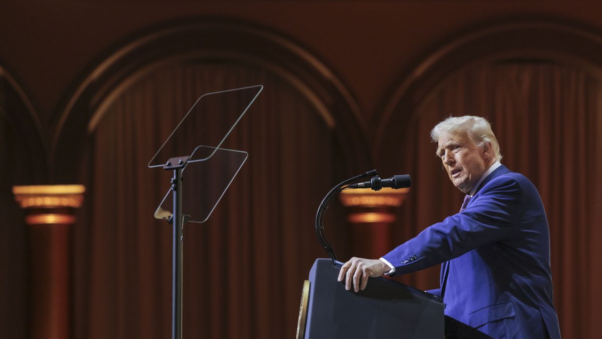US President Donald J. Trump addresses the Republican Governors Association meeting at the National Building Museum in Washington, DC, USA, 20 February 2025. EPA/SHAWN THEW / POOL Dostawca: PAP/EPA.