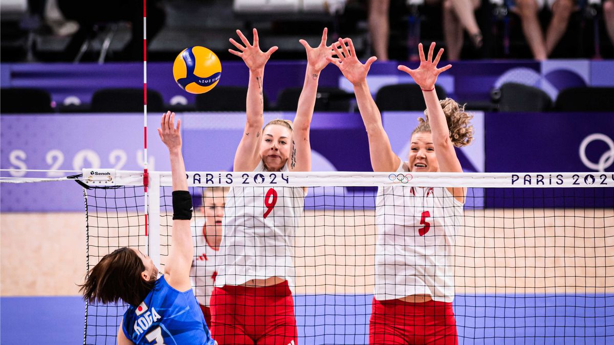 Materiały prasowe / FIVB / Agnieszka Korneluk i Magdalena Stysiak blokują Japonkę