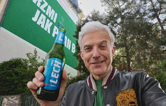 Hubert Urbański reklamuje piwo Lech