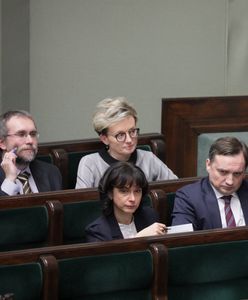 Ponad 200 tys. zł w ministerialnych kwartalnikach. Tak dorabiała była zastępczyni Ziobry